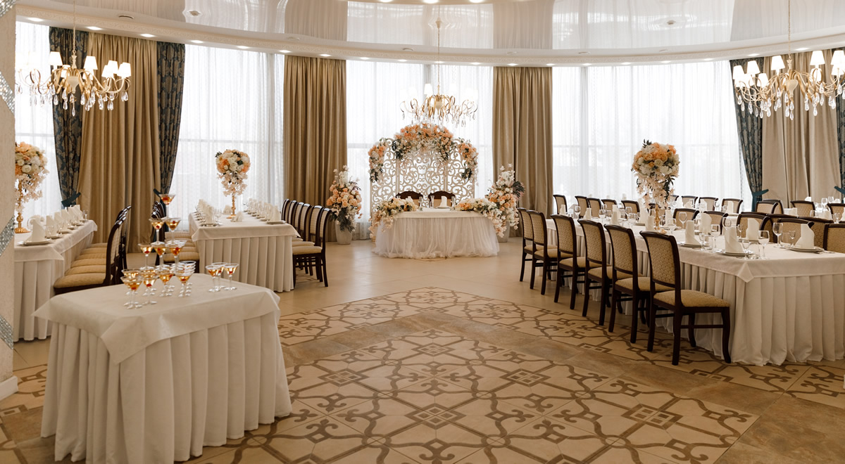 Свадебный банкетный зал - фото ресторан Император Красноярск